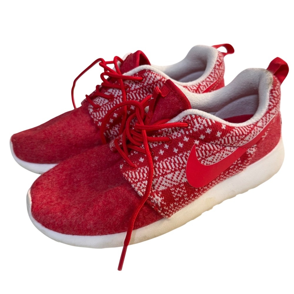Nike Roshe Run One Women's Winter Sweater Sneaker Shoes size 6 Christmas holiday